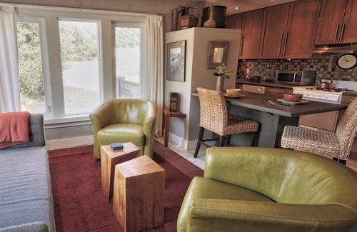 Santa Rosa Cabaña | Studio cottage retreat in a vineyard setting