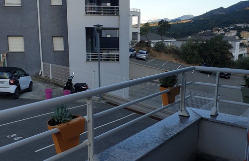 Corte Apartamento | Studio Dans Résidence Récente