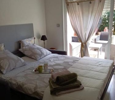 Genas Apartamento | Studio de la Maison Rouge