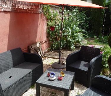 Genas Apartamento | Studio de la Maison Rouge