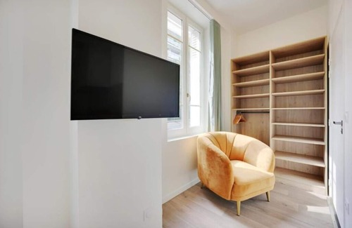 Levallois-Perret Apartamento | Studio Deluxe PMR apartment with WiFi, AC in nice Levallois-Perret