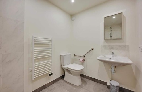 Levallois-Perret Apartamento | Studio Deluxe PMR apartment with WiFi, AC in nice Levallois-Perret