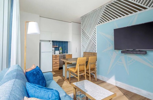 Sobro Apartamento | Studio Deluxe w/ Mini Kitchen at Nashville Margaritaville Resort!!