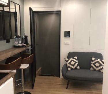 Faubourg-du-Roule Apartamento | Studio design proche Champs-Elysées