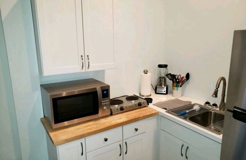 Yaupon Beach Apartamento | Studio - direct 2 min beach walk with public access end of street.
