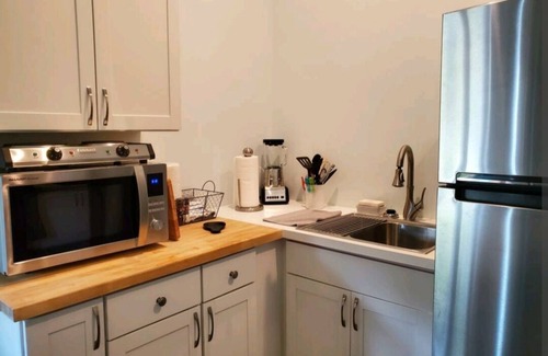 Yaupon Beach Apartamento | Studio - direct 2 min beach walk with public access end of street.