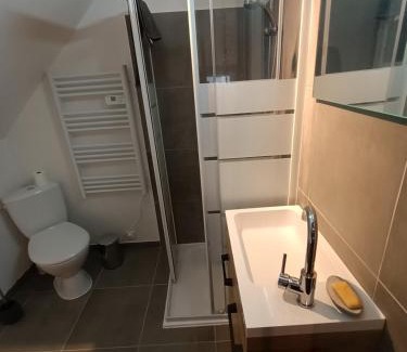 Etival-les-le-Mans Apartamento | Studio en duplex 24H du Mans