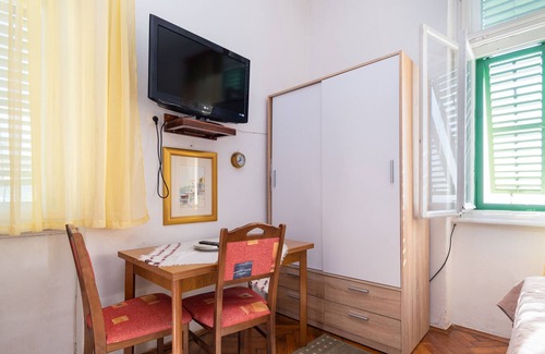 Volosko Apartamento | Apartamento-estudio en la playa Opatija - Volosko, Opatija (AS-7912-b)