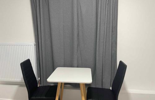 Tottenham Green Apartamento | Studio flat private bathroom wc and kitchenette