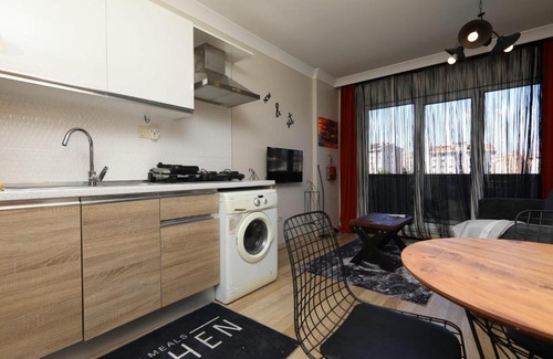 Pendik Apartamento | Studio Flat with Shared Pool near Sabiha Gokcen