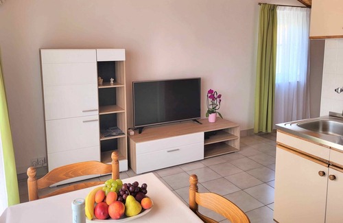 Novi Vinodolski Apartamento | Apartamento-estudio con terraza y vista al mar Novi Vinodolski (AS-19963-a)