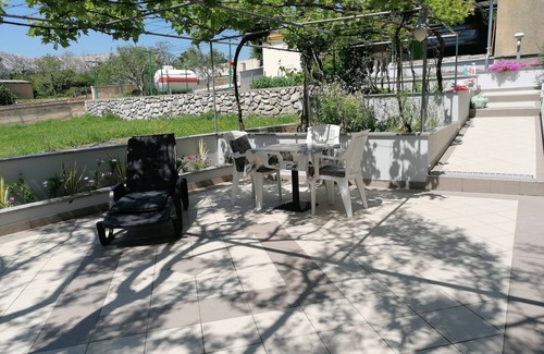 Baska Apartamento | Apartamento-estudio con una terraza Baska, Krk (AS-22121-a)