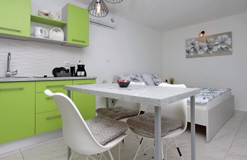 Vratarusa Apartamento | Apartamento-estudio con terraza y vista al mar Senj (AS-22576-b)