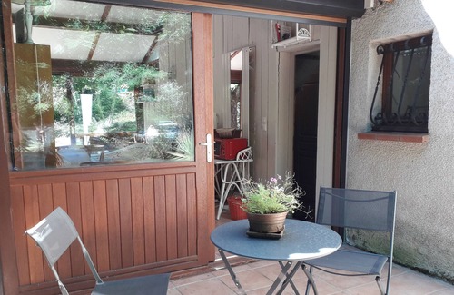Menville Casa | Studio for 2 people overlooking woods and park. Closed property