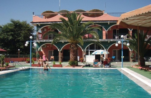 Vassilatika Apartamento | Estudio independiente para 4-5 personas con piscina compartida, cerca de QUALAND WATER PARK