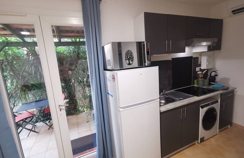 Montesquieu-des-Alberes Apartamento | Studio "Le Yuka" between sea and mountains
