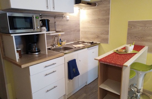 Pont-du-Fosse Apartamento | Studio Plein sud Avec Terrasse vue Centre Village