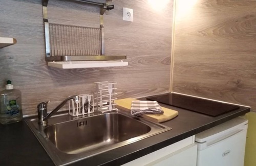 Pont-du-Fosse Apartamento | Studio Plein sud Avec Terrasse vue Centre Village