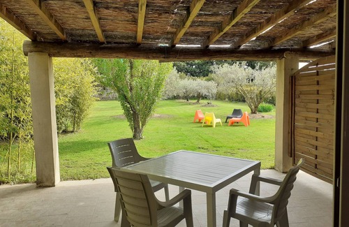 Eyragues Apartamento | Studio fruits rouges in Eyragues in the countryside for 2 people