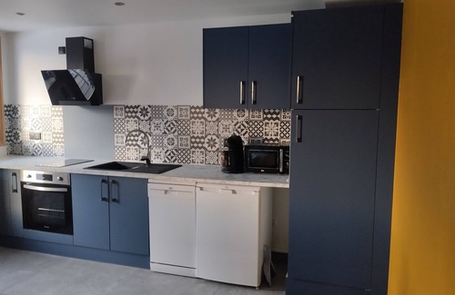 Verrens-Arvey Apartamento | Studio gîte on one level with terrace and pergola