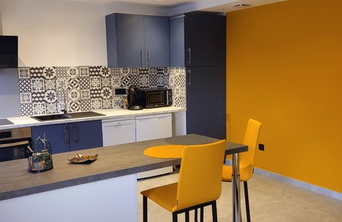 Verrens-Arvey Apartamento | Studio gîte on one level with terrace and pergola