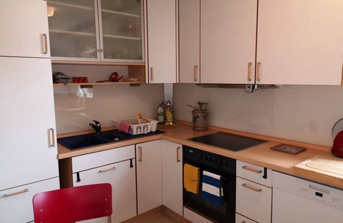 Sankt Georgen im Schwarzwald Apartamento | Estudio 'Haus Am Waldpark' con terraza privada, jardín privado y Wi-Fi