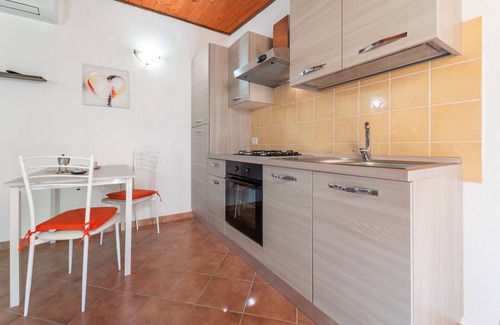 Teulada Apartamento | Estudio 'Il Limone' con vistas a la montaña, terraza privada y aire acondicionado