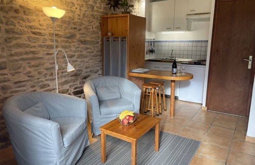 Plomeur Apartamento | Estudio en una hermosa casa de campo con techo de paja, cerca de Pointe de la Torche