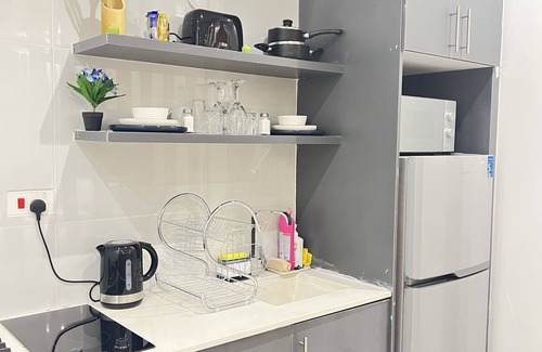 Harare Apartamento | Studio in Borrowdale West at Millennium Heights, close to upmarket amenities.
