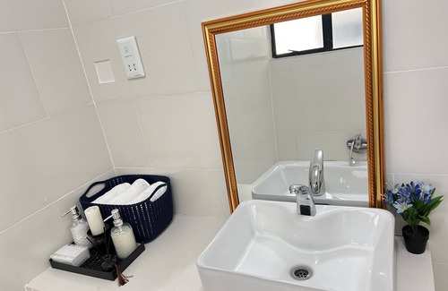 Harare Apartamento | Studio in Borrowdale West at Millennium Heights, close to upmarket amenities.