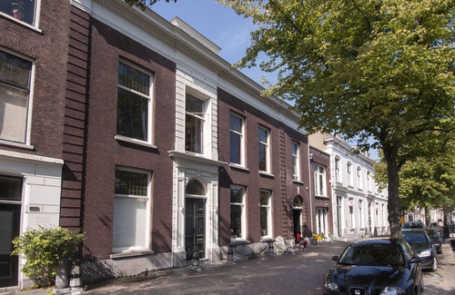 Schiedam Apartamento | studio in canal villa in the Old centre Schiedam