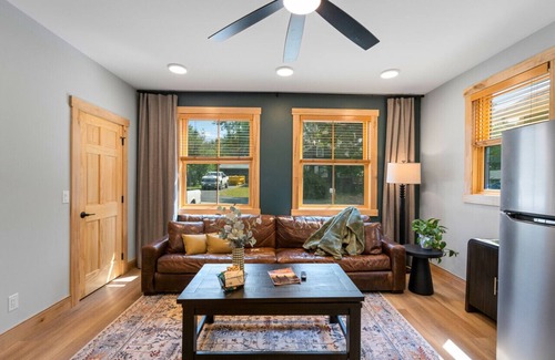 Black Mountain Apartamento | Studio in DT Black MTN Walk to food!
