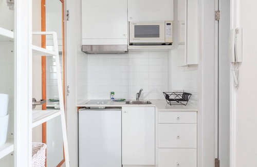 Elizabeth Bay Apartamento | Studio in Elizabeth Bay with Pool & City Views