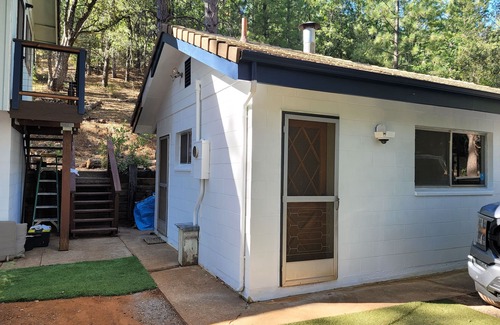 Murphys Apartamento | Studio in Forest with Vineyard