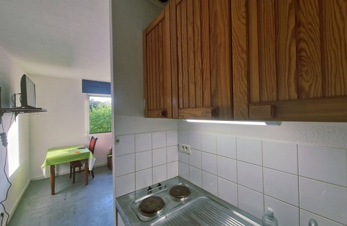 Dole Apartamento | Studio in front of Dole train station 39100