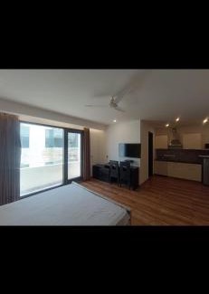 Nehru Place Apartamento | Studio in greater kailash 1
