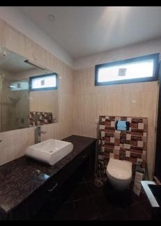 Nehru Place Apartamento | Studio in greater kailash 1