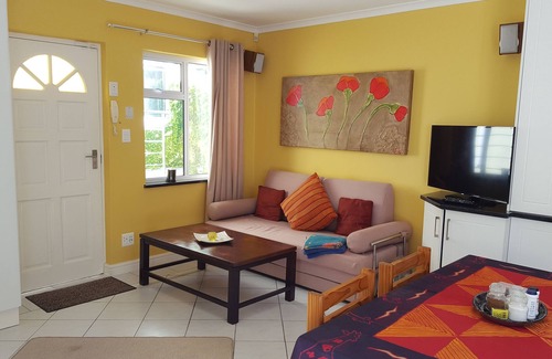 Constantia Chalet De Esquí | Studio in its own little house with nice terrace covered by a big awning