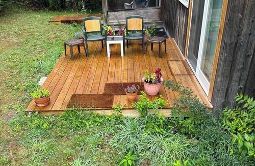 Lake Leelanau Apartamento | Studio in Lake Leelanau with outside entrance, king bed, & WiFi