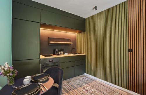Neuilly-sur-Seine Apartamento | Studio in Neuilly Porte Maillot by Studio prestige