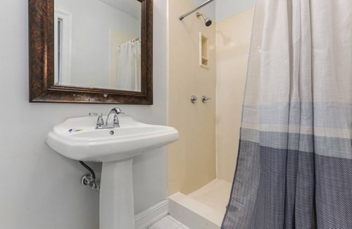 Mid-City Hotel | Acogedor y fácil en Budget Express Studios
