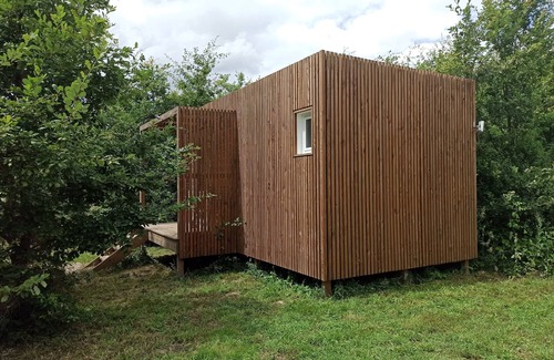Dunes Apartamento | Studio in quiet garden with trees