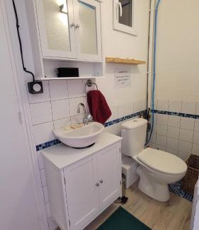 Saint-Cyr-en-Val Apartamento | Studio indépendant tout équipé chez l'habitant