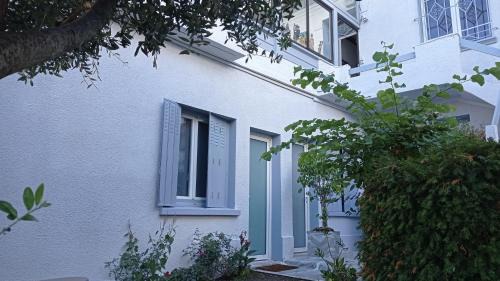 La Terrasse Apartamento | Studio indépendant, avec piscine et jardin, direct gare aéroport, 1 lit pour 2 personnes Direct Gare Aéroport