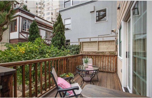 Russian Hill Apartamento | Studio inside a world famous building