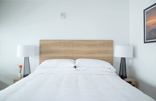 Rehoboth Beach Hotel | Studio King | The Waypoint | w/Free Breakfast Every Weekend & Free Parking