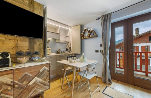 Paquier Apartamento | Estudio 'La Chambre D'Emilie - Habitación Romántica' con vistas a la montaña, terraza y Wi-Fi