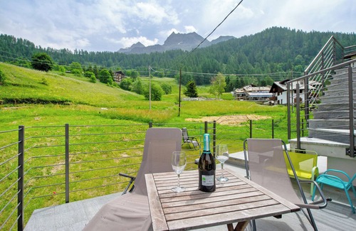 Paquier Apartamento | Estudio 'La Chambre D'Emilie - Habitación Romántica' con vistas a la montaña, terraza y Wi-Fi