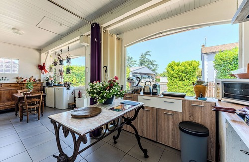 Saint-Julien-en-Born Cabaña | Estudio 'Le De La Gare' con terraza privada y Wi-Fi, cerca del océano