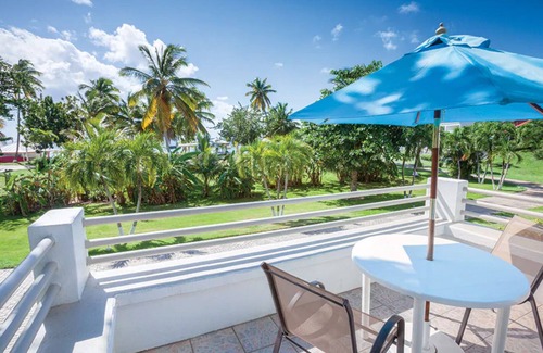 Flag Hill Apartamento | Studio Loft Condo, Sleeps 4, Mini Kitchen, Limetree Beach Resort, St. Thomas!